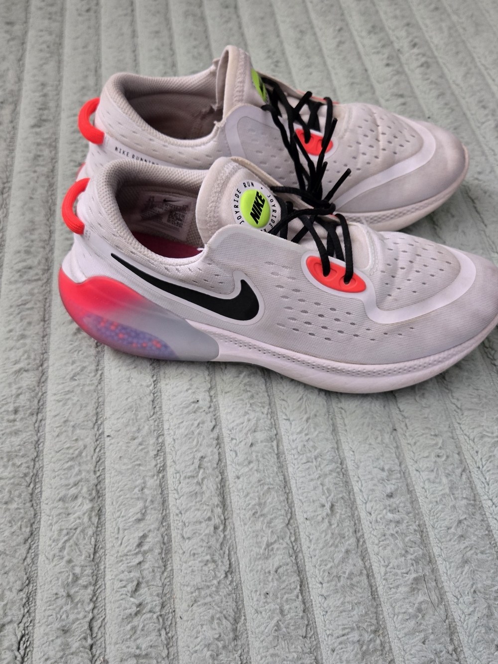Nike Women's White & Pink Running Shoes